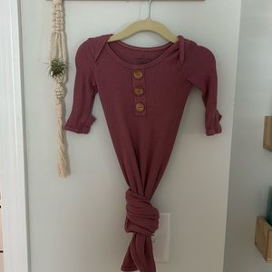 Caden Lane waffle knit knotted gown and hat. NB 7-14lbs